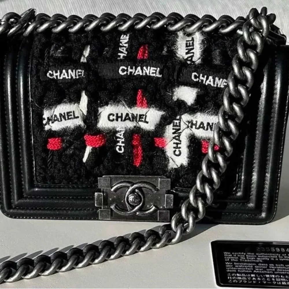 ❤️❤️SOLD❤️❤️Chanel Boy2016 Limited Edition Tweed/Lambskin Leather Crossbody - Picture 3 of 11